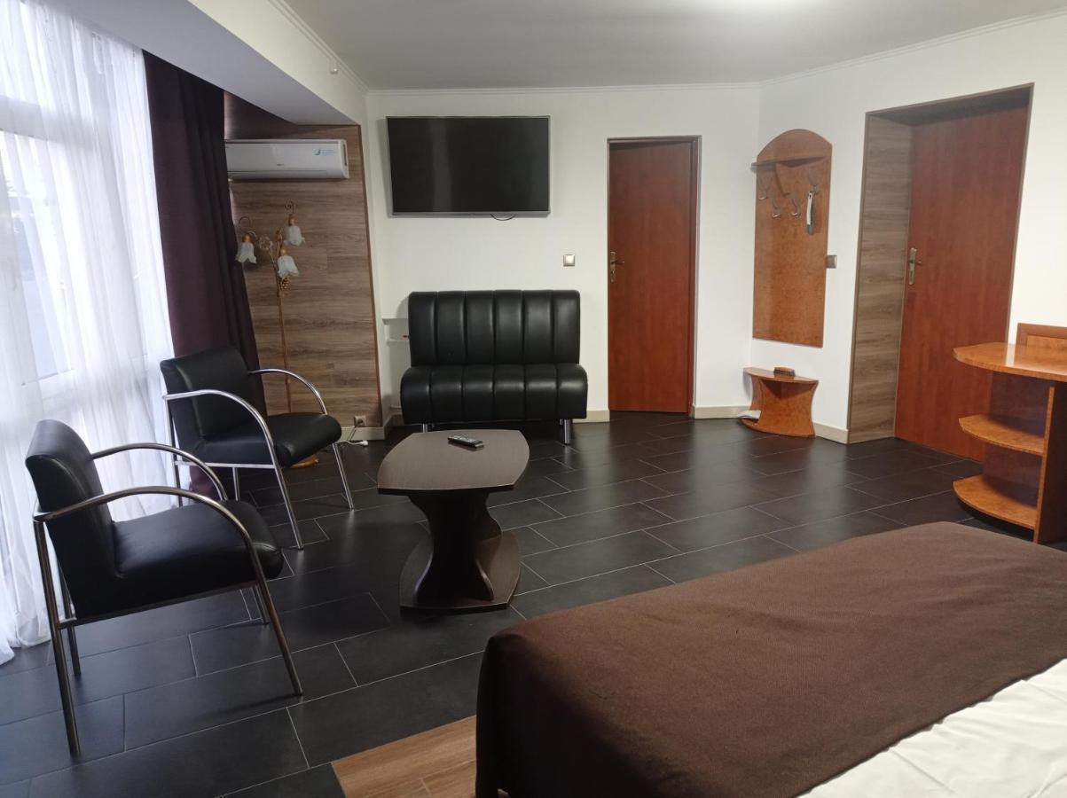 Volyn Hotel Ludmir Volodymyr-Volynskyy Ngoại thất bức ảnh