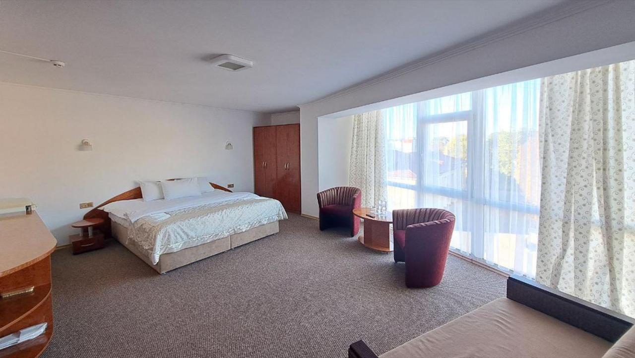 Volyn Hotel Ludmir Volodymyr-Volynskyy Ngoại thất bức ảnh