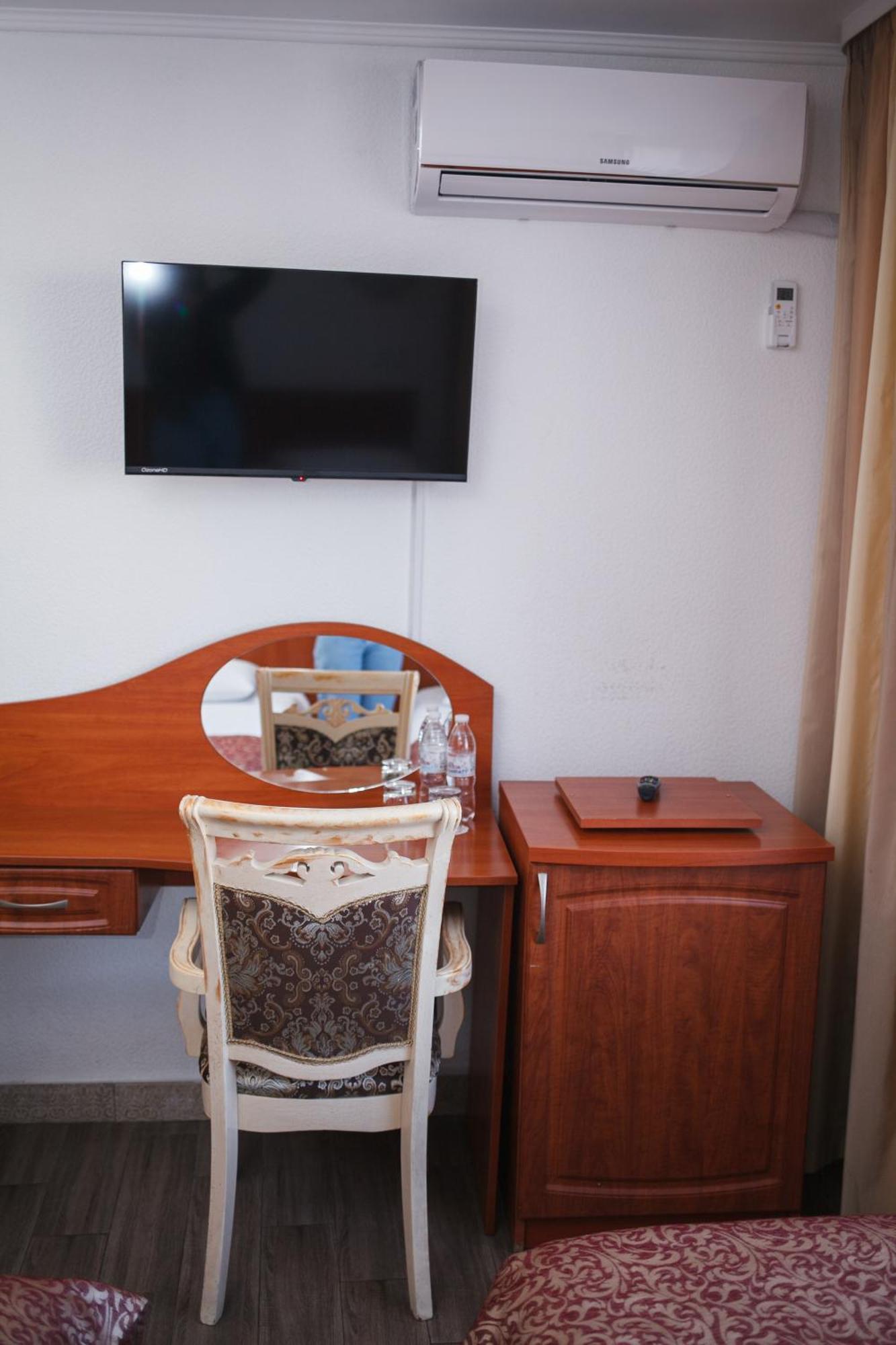Volyn Hotel Ludmir Volodymyr-Volynskyy Ngoại thất bức ảnh