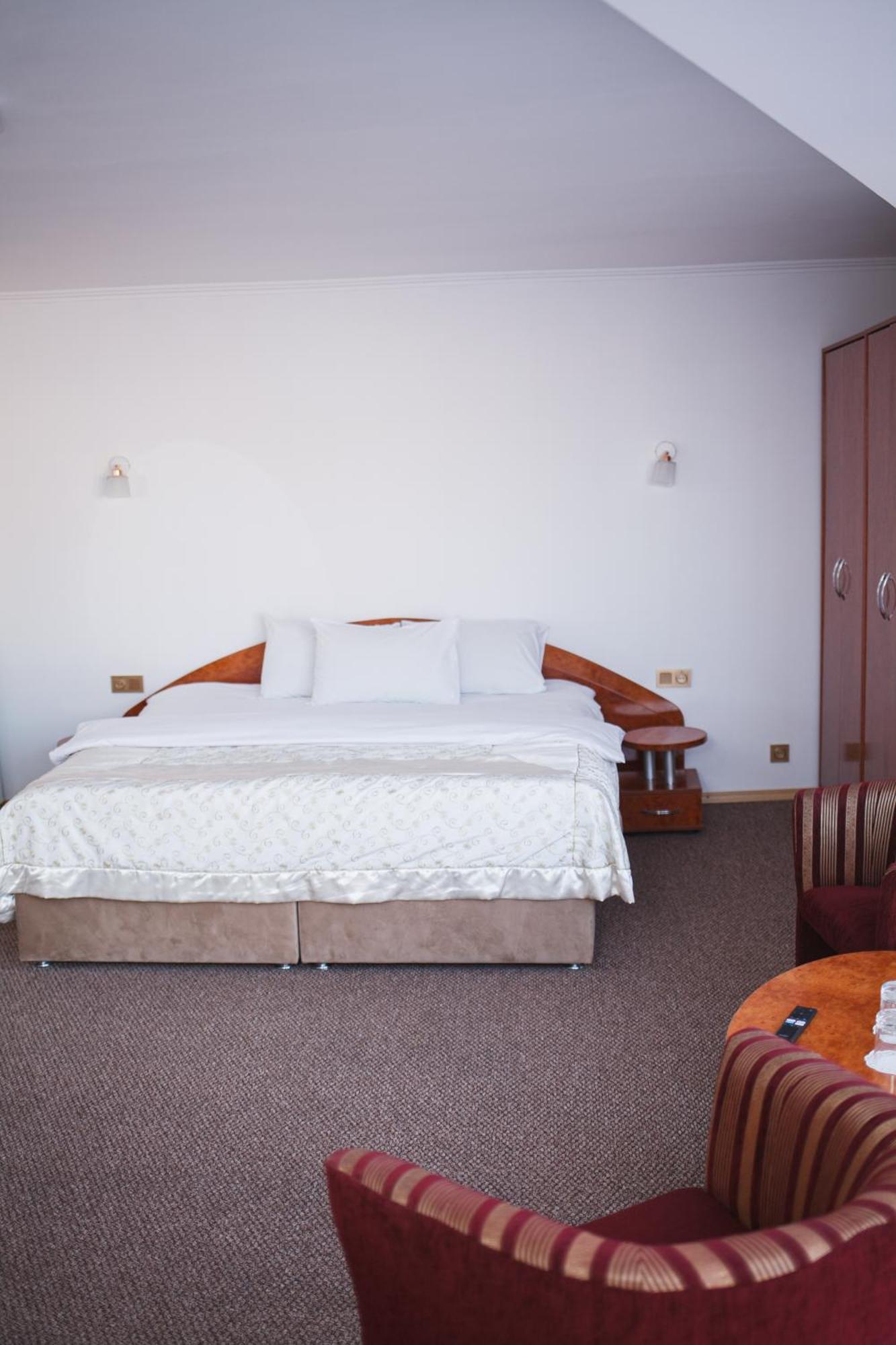 Volyn Hotel Ludmir Volodymyr-Volynskyy Ngoại thất bức ảnh